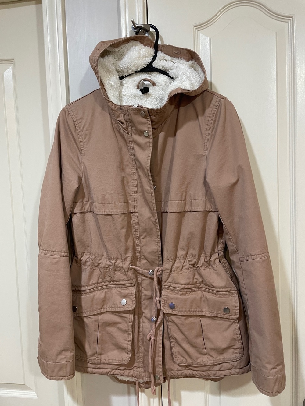 H&M Divides Women’s Hooded Field Jacket in Mauve Brown